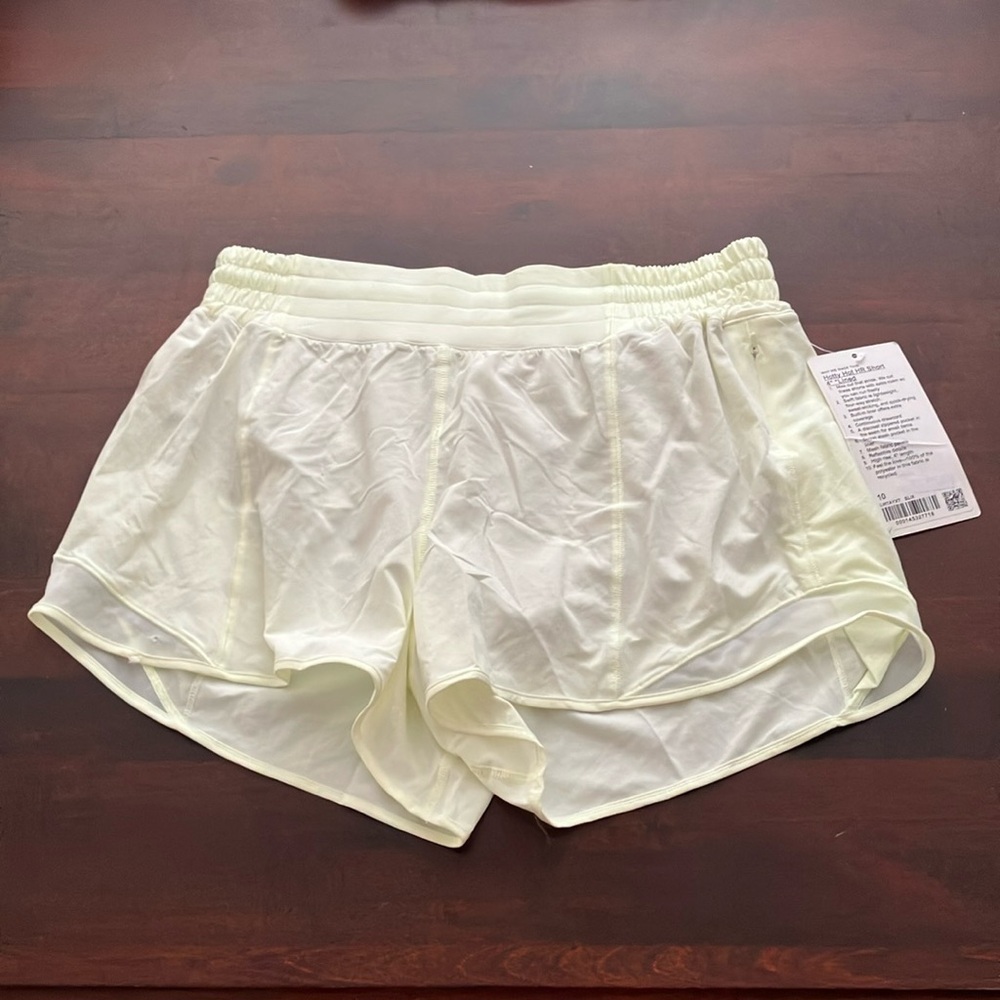 NWT lululemon Hotty Hot Short *4" Elixir